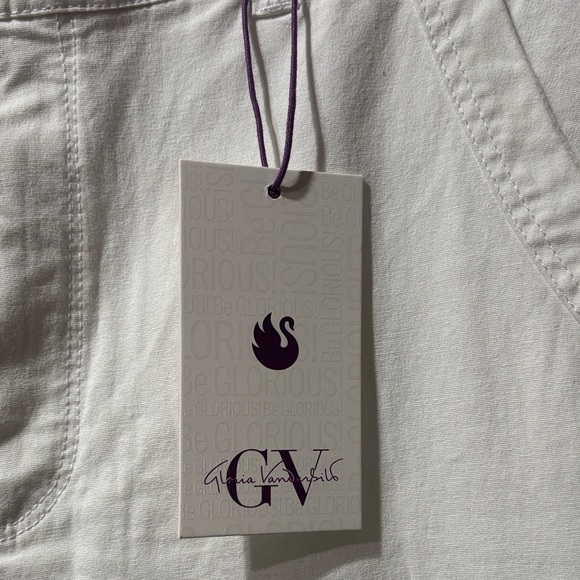 Gloria Vanderbilt Cropped Cargo Pants NWT - Picture 2 of 4